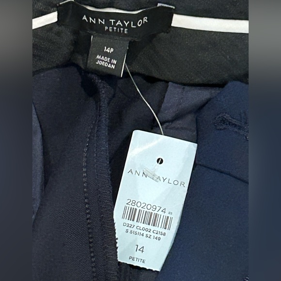 NWT ANN TAYLOR ⚓️ Navy Trousers w/ gold buttons ⚓️ - Picture 4 of 7